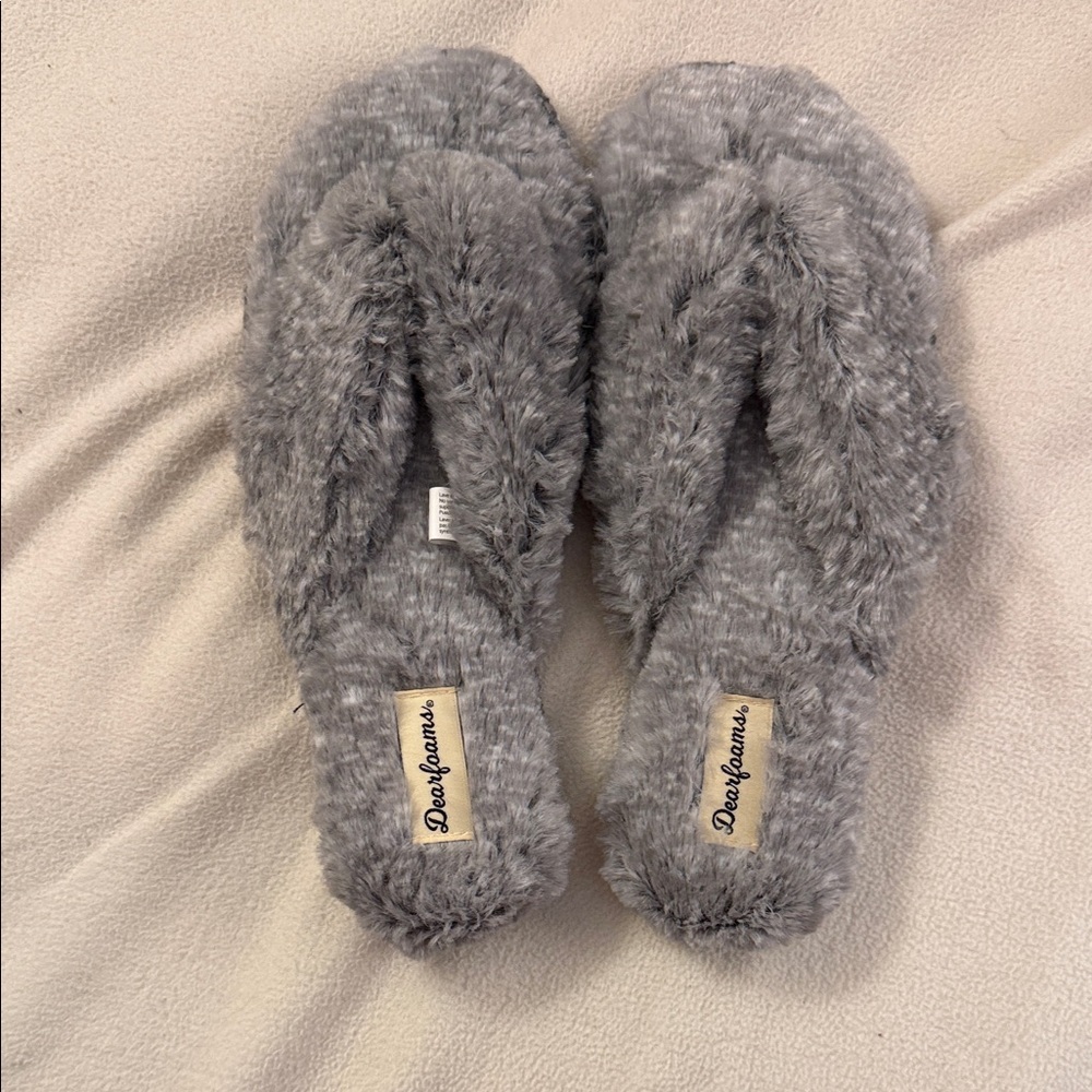 Dearfoams Women's Cozy Gray Slippers
